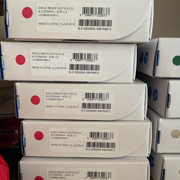 Formfit Ankle Brace w/Fig 8 - Picture 3 of 3